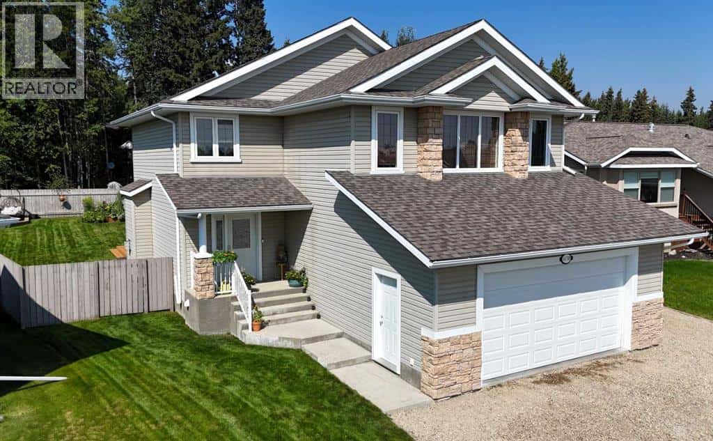 6138 11 Avenue — Edson, Alberta - Photo 2 of 50