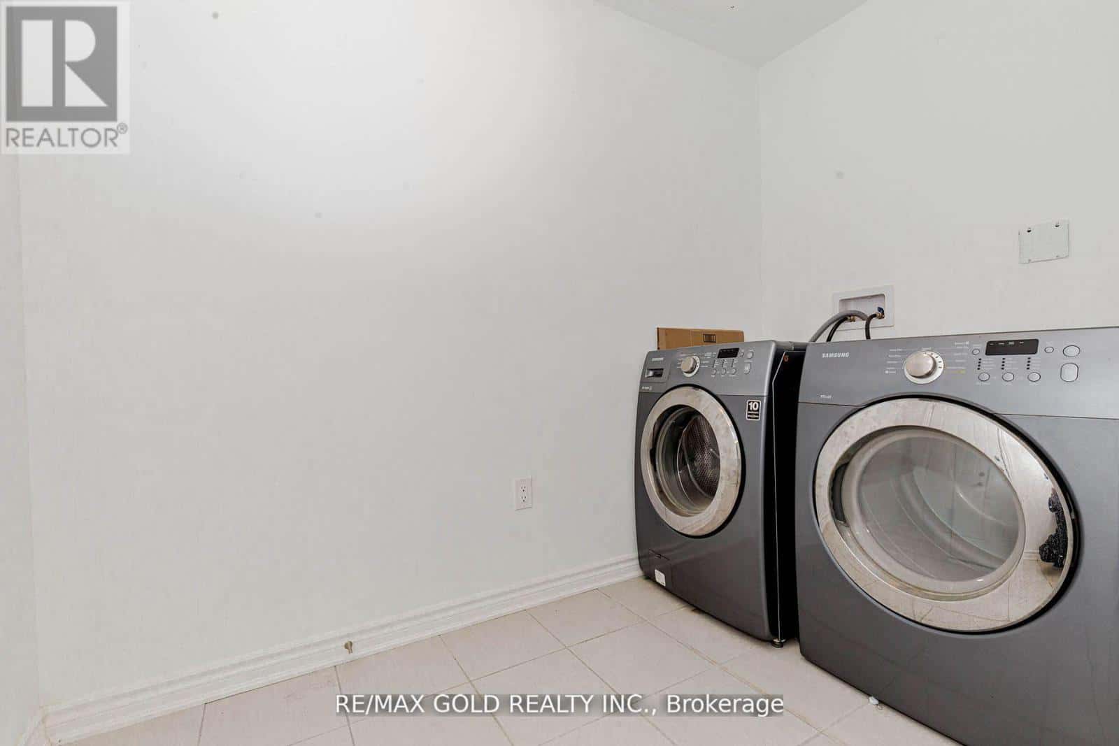 15 TIVERON AVENUE — Caledon, Ontario - Photo 4 of 25