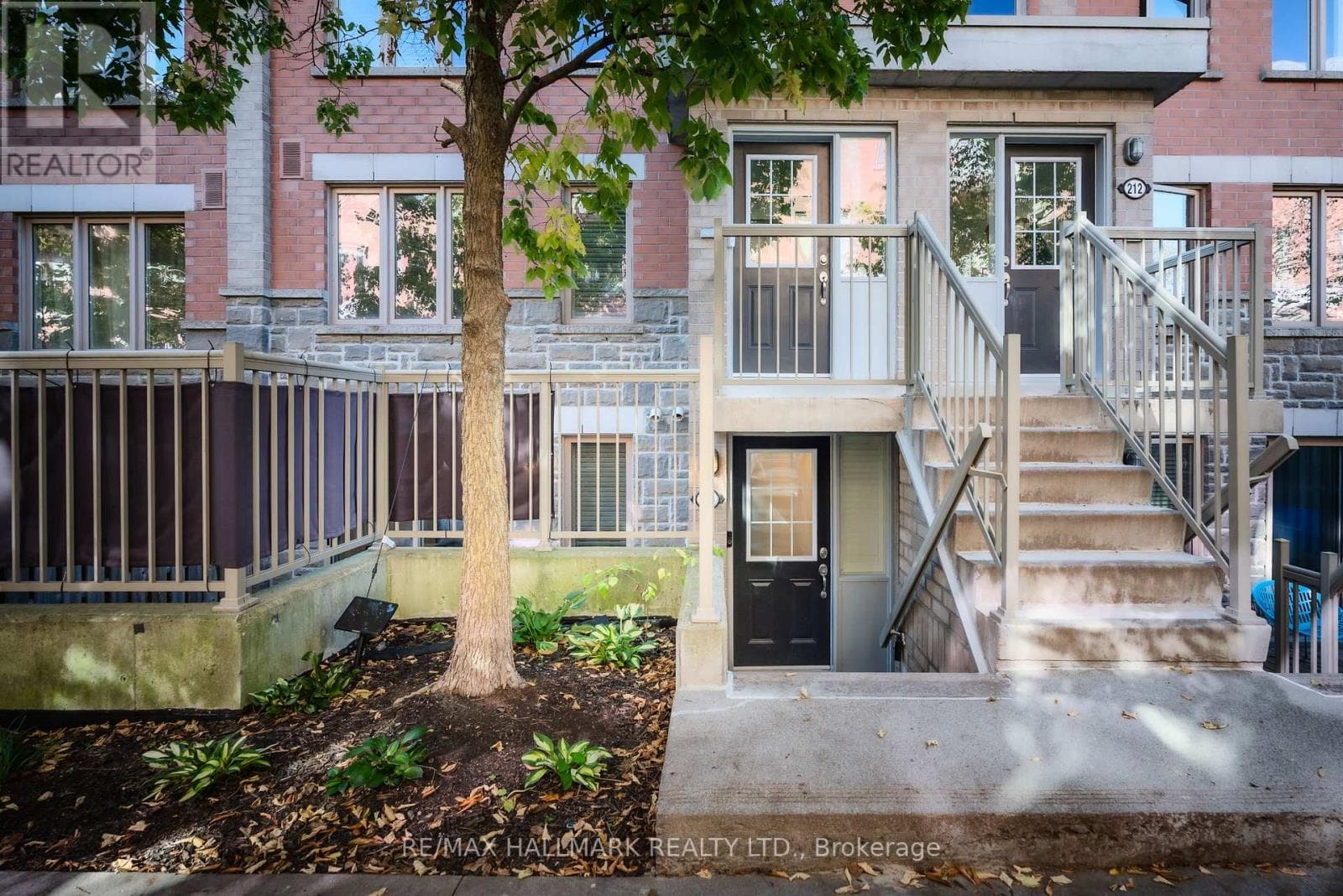 113 - 20 FOUNDRY AVENUE — Toronto (Dovercourt-Wallace Emerson-Junction), Ontario - Main photo