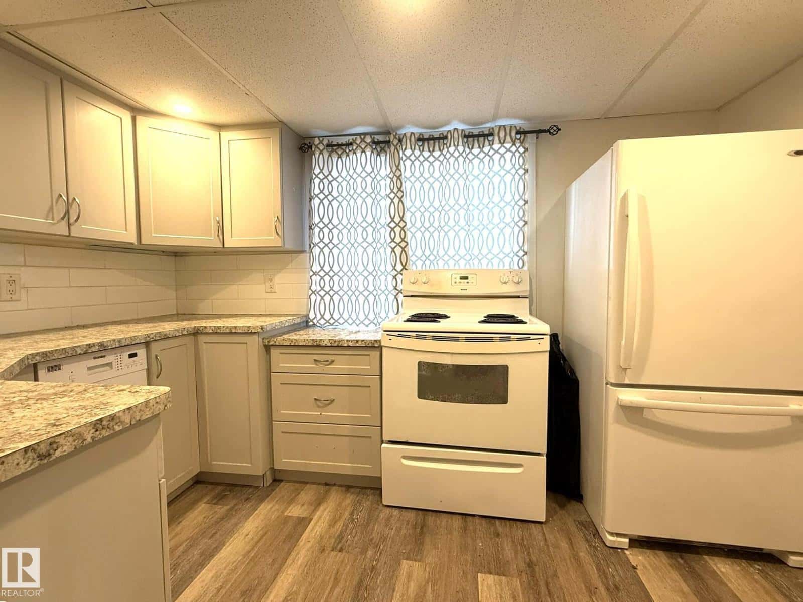 5007 49 ST — Warburg, Alberta - Photo 3 of 25