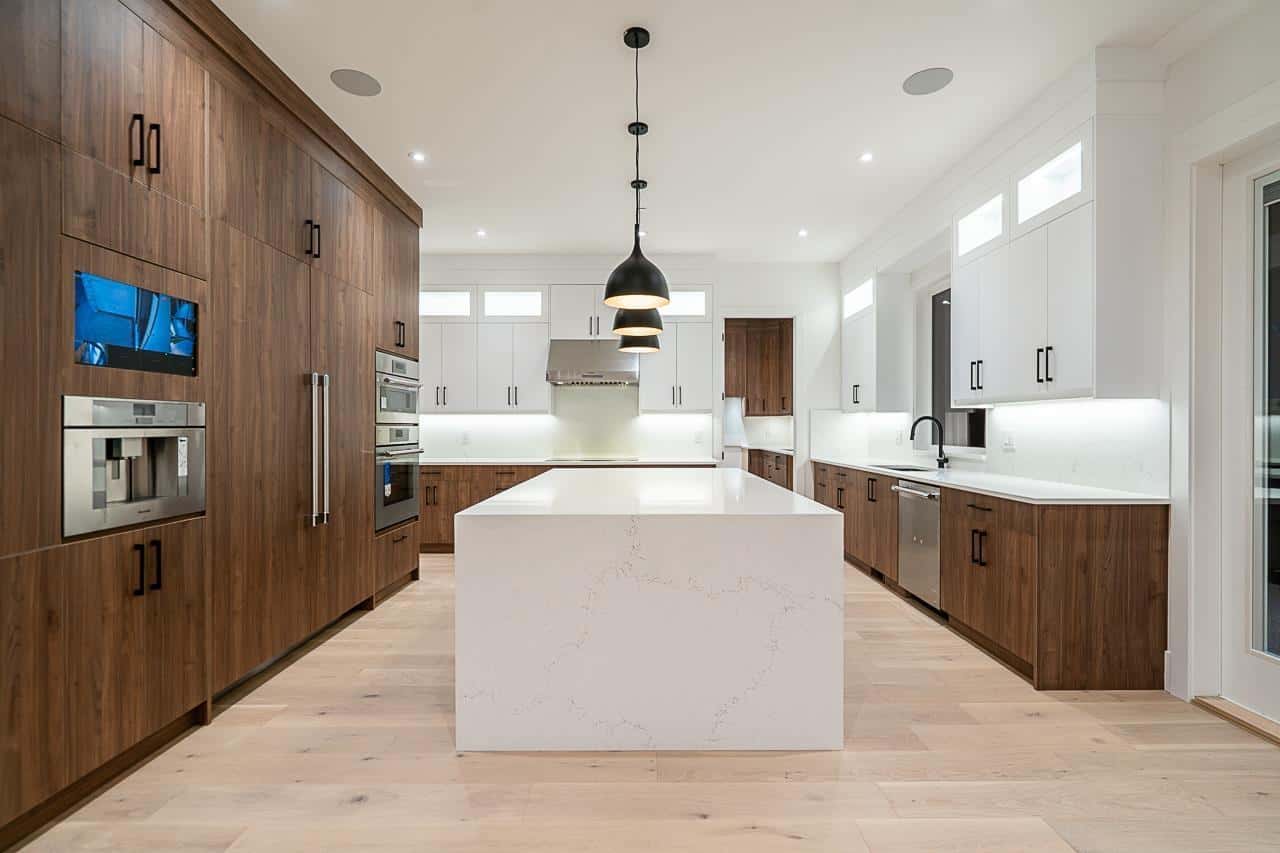 1232 PARKER STREET — White Rock, British Columbia - Photo 3 of 34