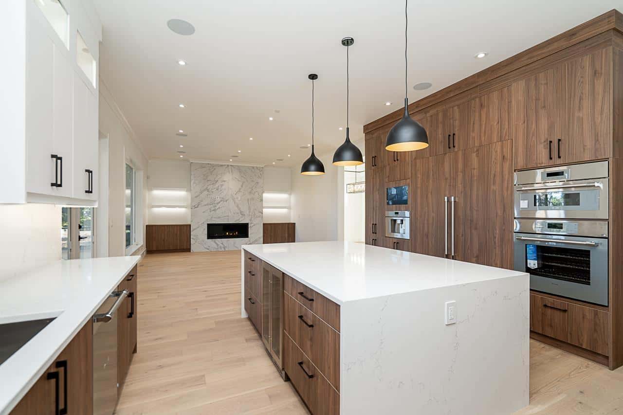 1232 PARKER STREET — White Rock, British Columbia - Photo 5 of 34