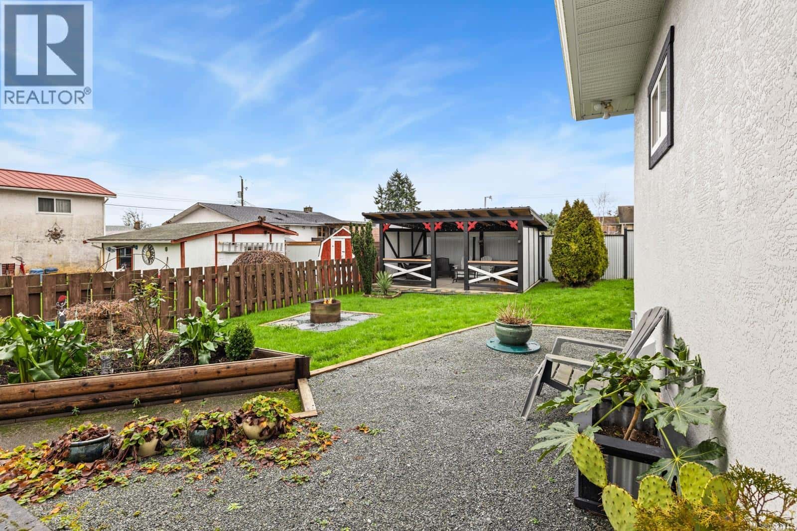 1567 Pauline St — Crofton, British Columbia - Photo 4 of 43