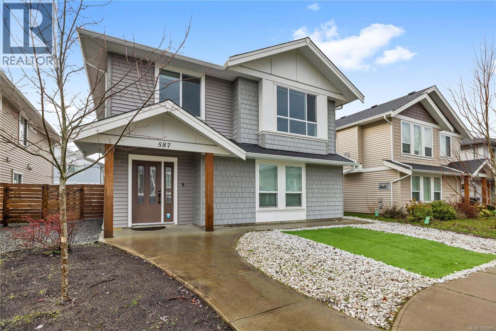 587 Lance Pl — Nanaimo, British Columbia - Photo 2 of 38