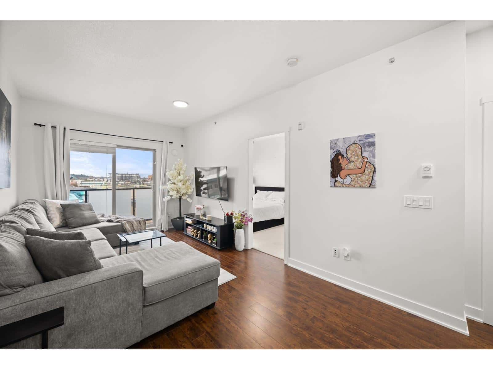 403 20460 DOUGLAS CRESCENT — Langley, British Columbia - Photo 4 of 30