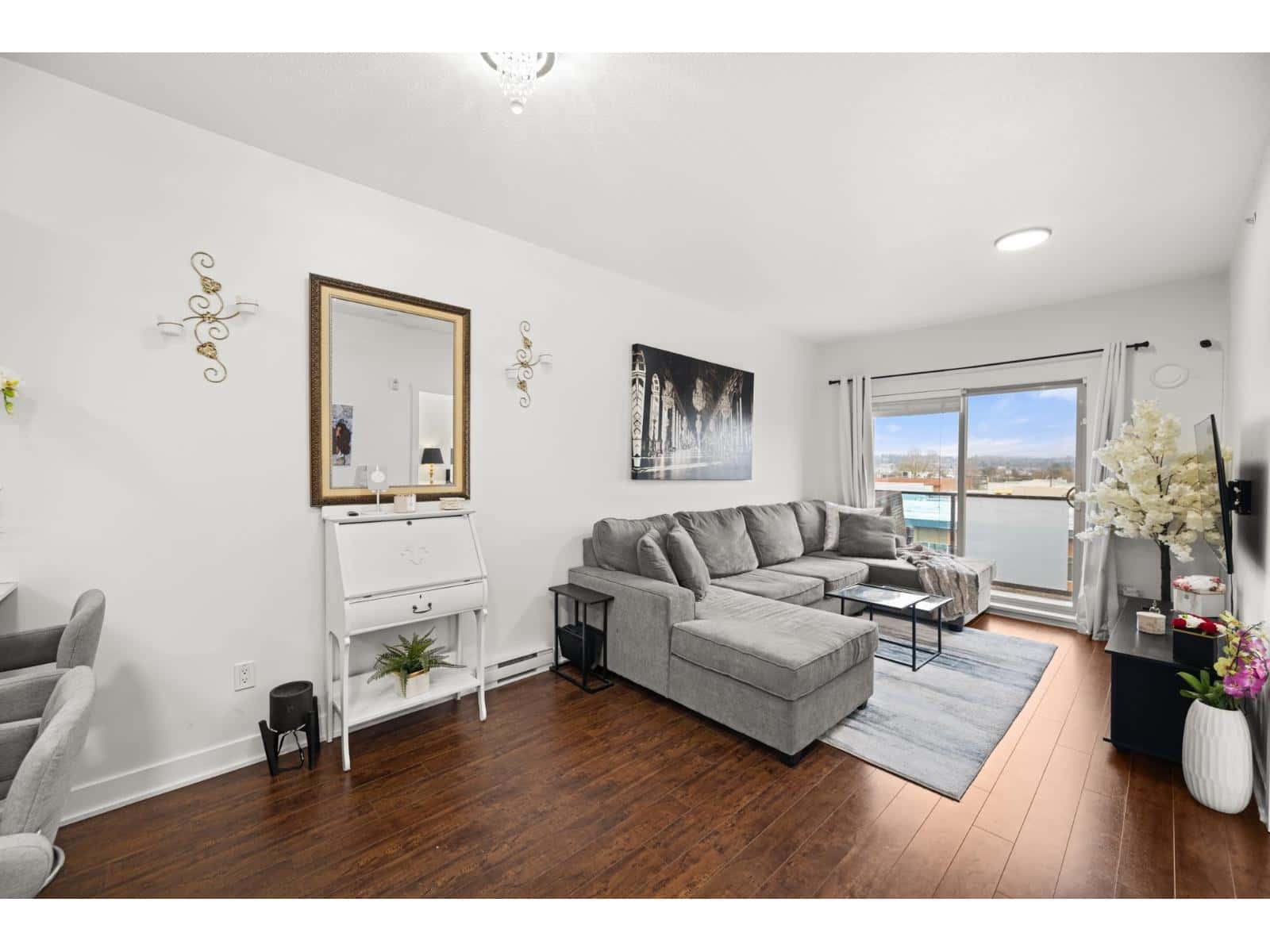 403 20460 DOUGLAS CRESCENT — Langley, British Columbia - Photo 3 of 30