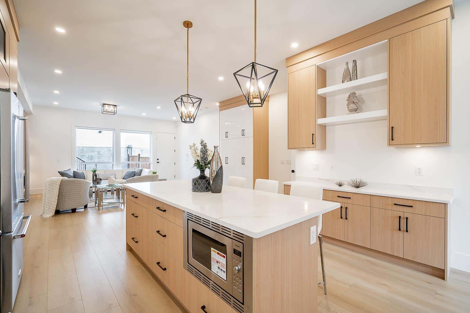 16681 16 AVENUE — Surrey, British Columbia - Photo 5 of 37