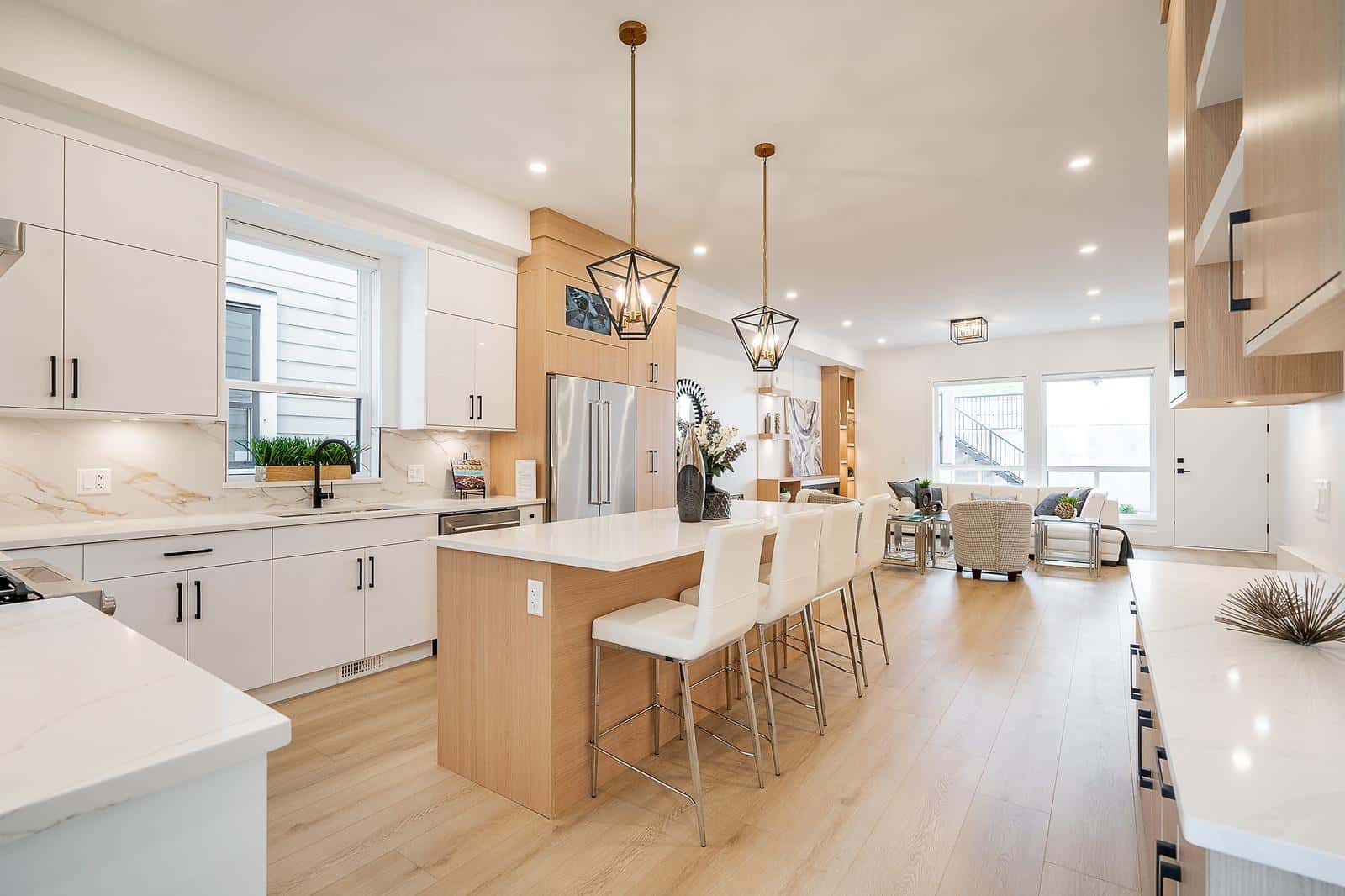 16681 16 AVENUE — Surrey, British Columbia - Photo 4 of 37