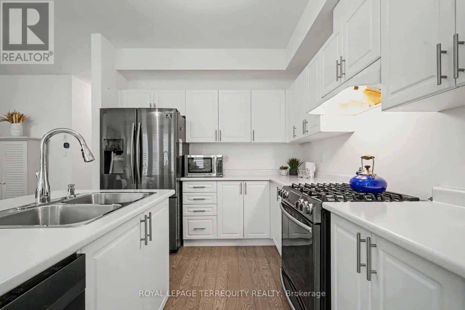 39 CROWS NEST LANE — Clarington (Bowmanville), Ontario - Photo 5 of 50