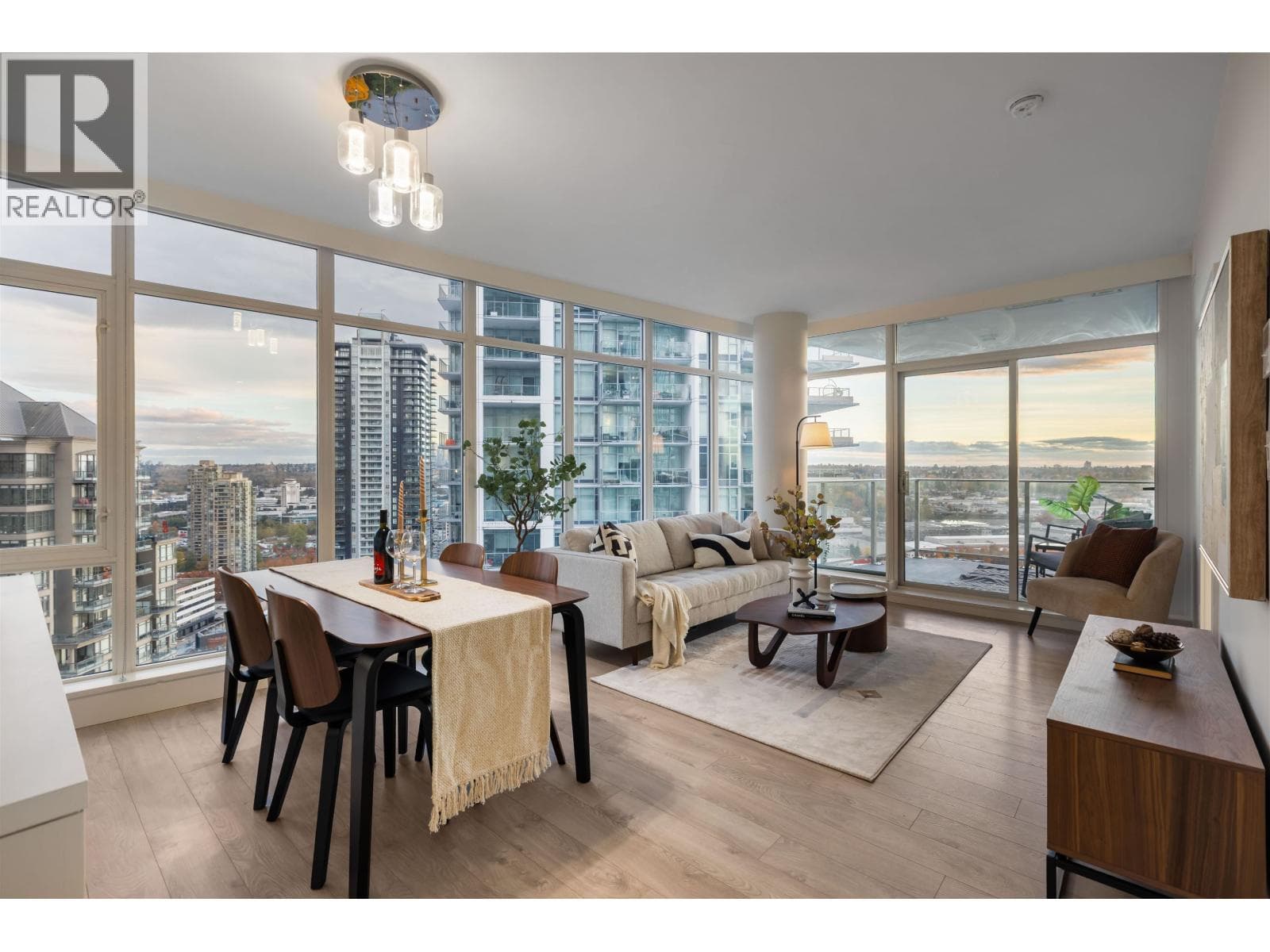 2402 1788 GILMORE AVENUE — Burnaby, British Columbia - Main photo