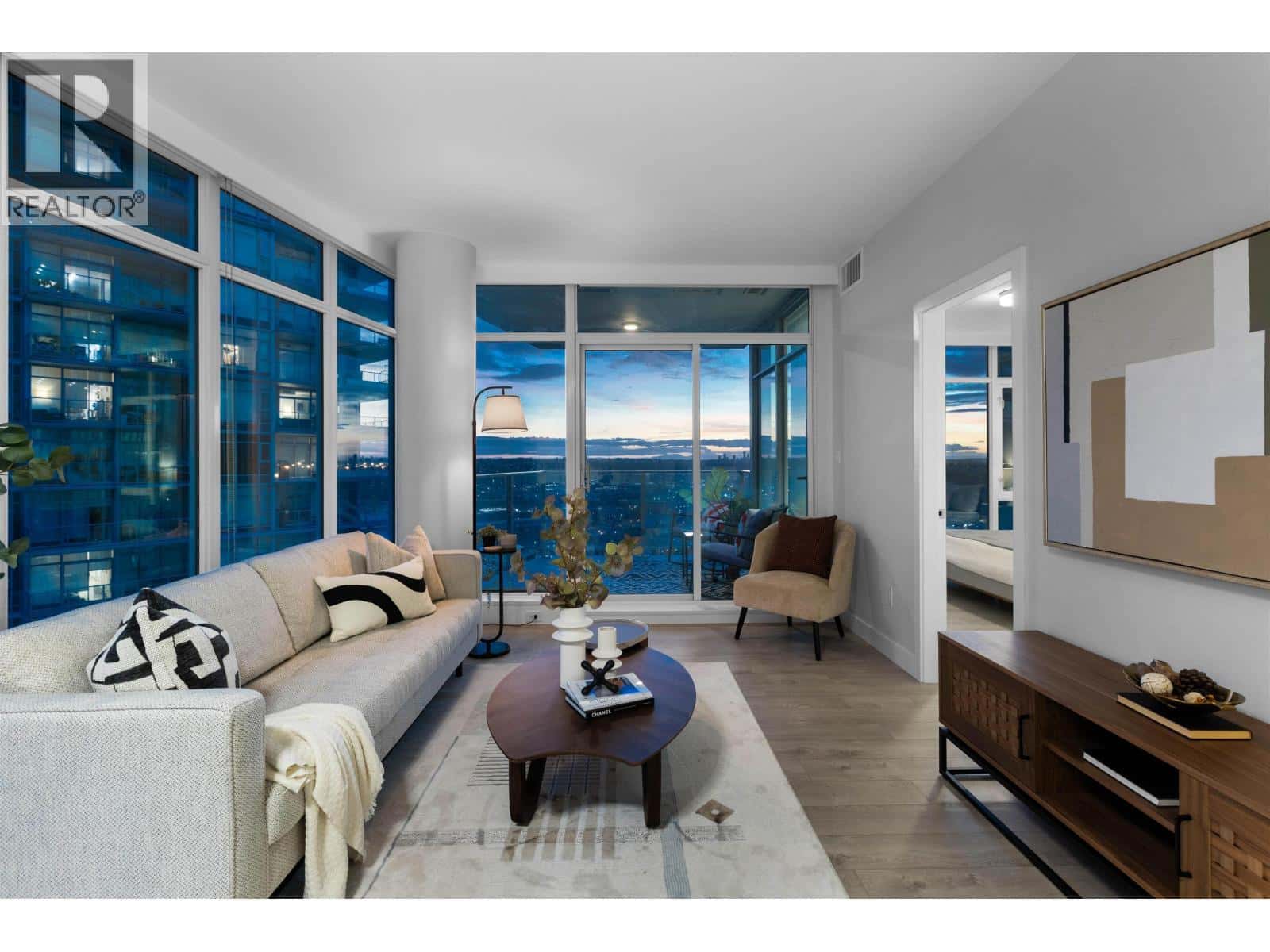 2402 1788 GILMORE AVENUE — Burnaby, British Columbia - Photo 4 of 32