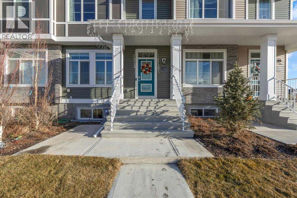 1090 Cobblestone Boulevard SW — Airdrie, Alberta - Photo 3 of 35