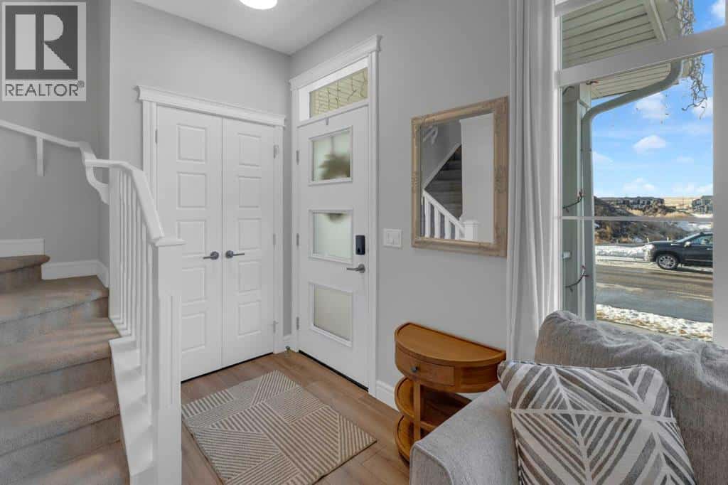 1090 Cobblestone Boulevard SW — Airdrie, Alberta - Photo 4 of 35