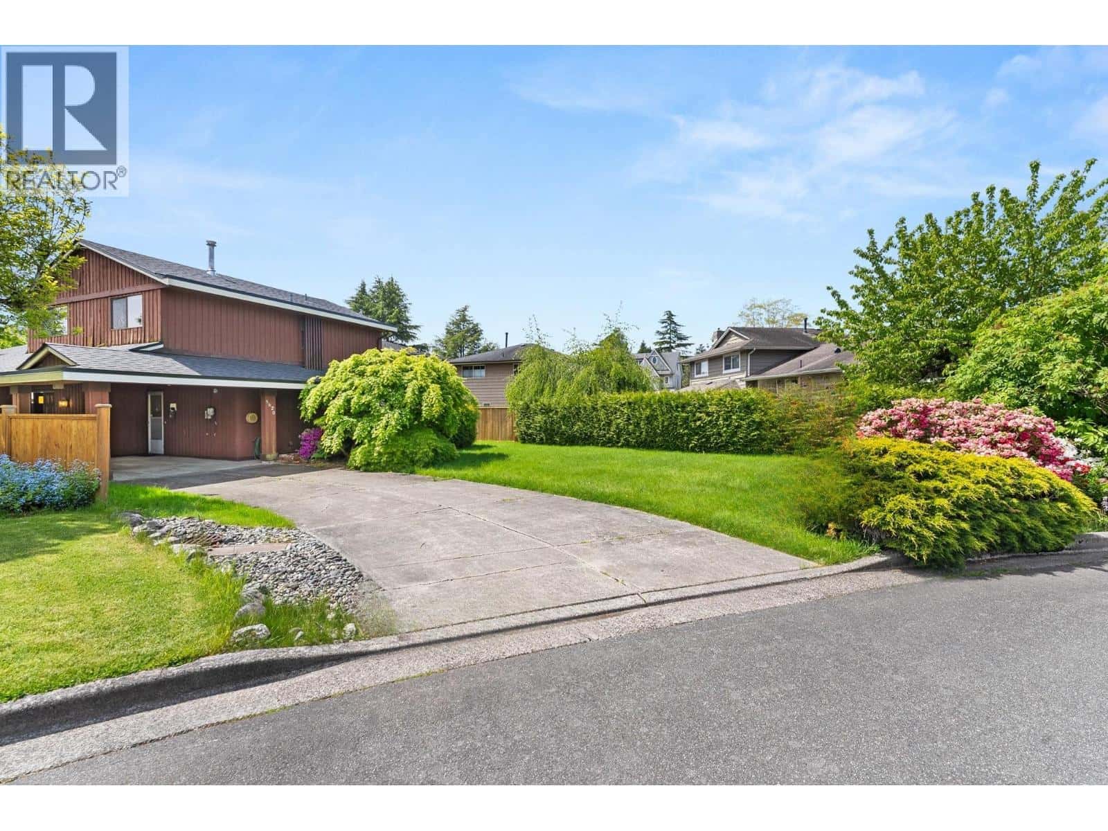 5620 PLOVER COURT — Richmond, British Columbia - Photo 3 of 34