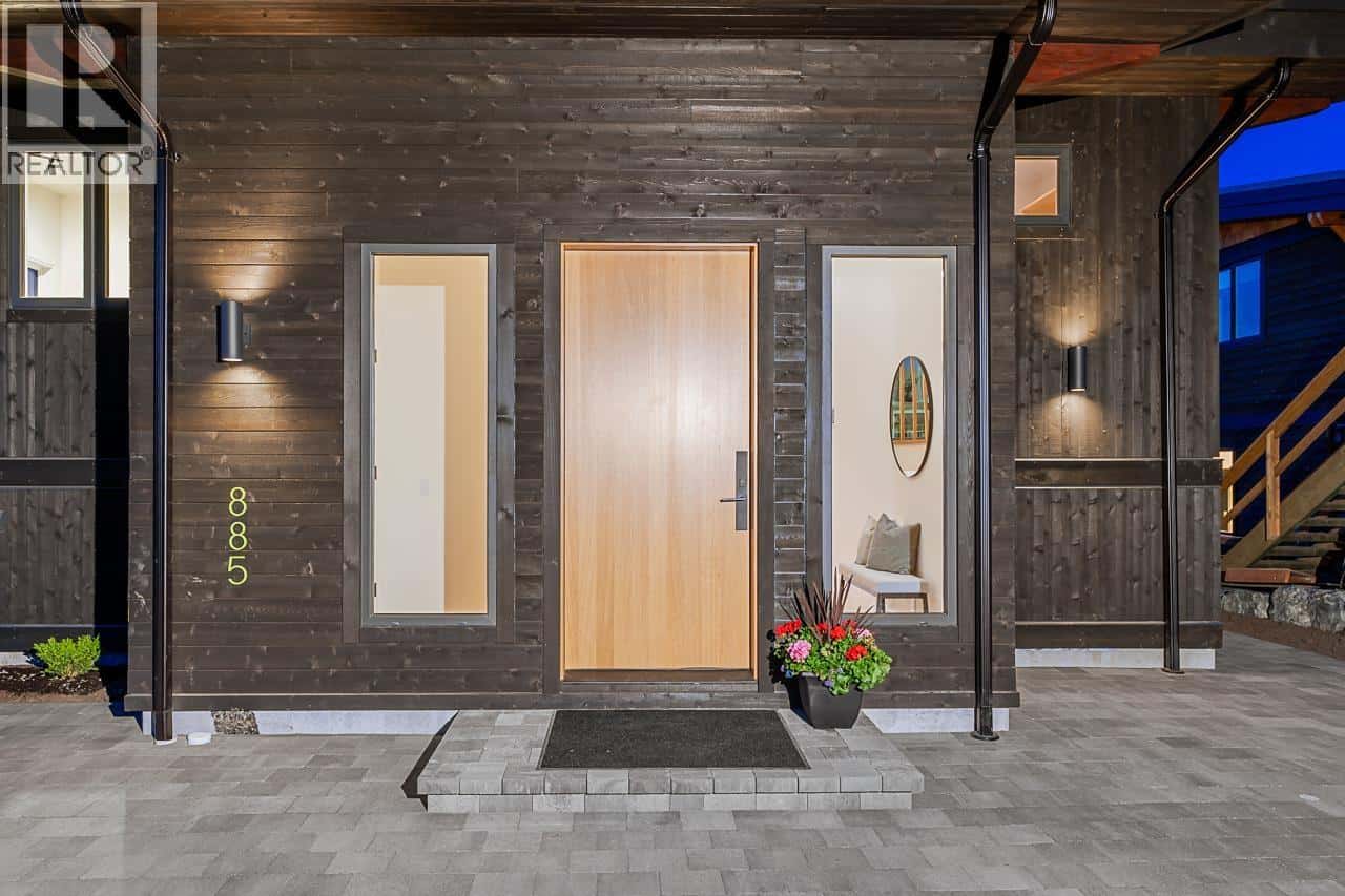 885 RIVENDELL DRIVE — Bowen Island, British Columbia - Photo 4 of 31