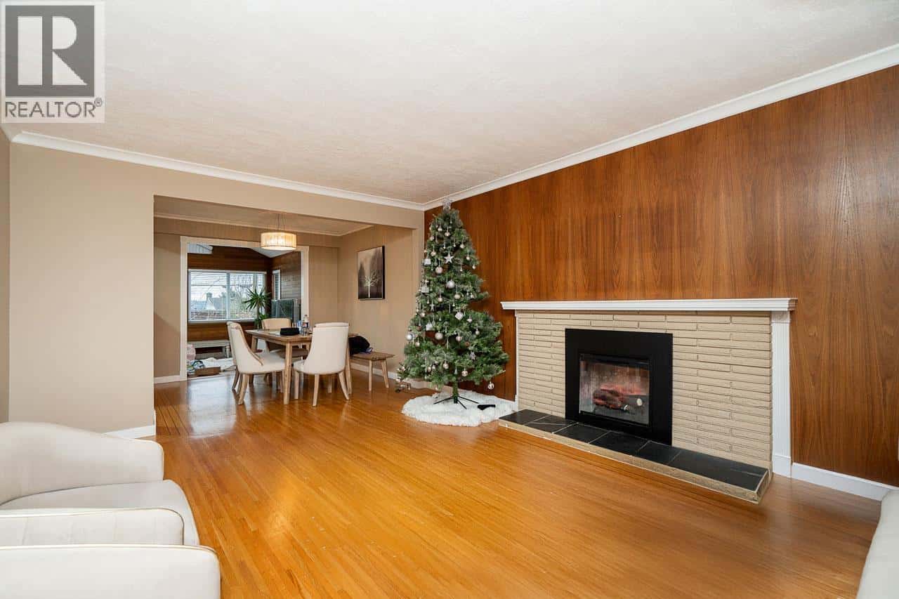 6560 WINCH STREET — Burnaby, British Columbia - Photo 5 of 18