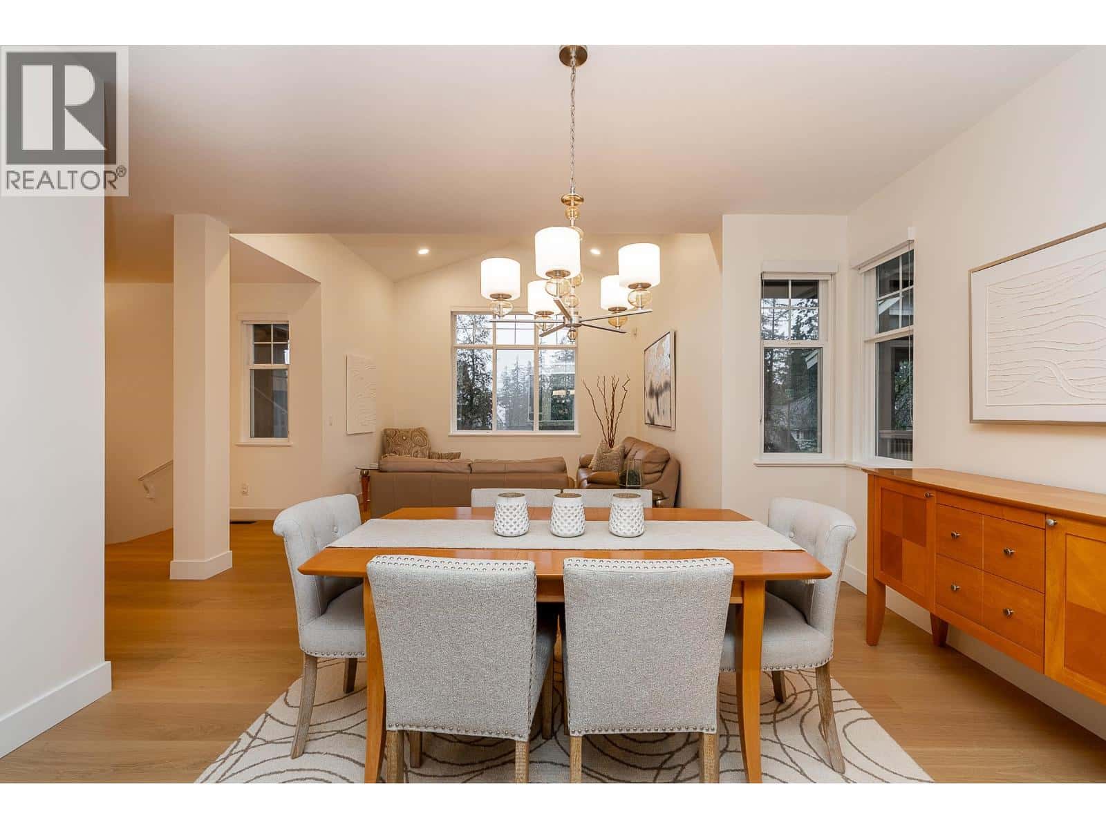 39 HOLLY DRIVE — Port Moody, British Columbia - Photo 4 of 30