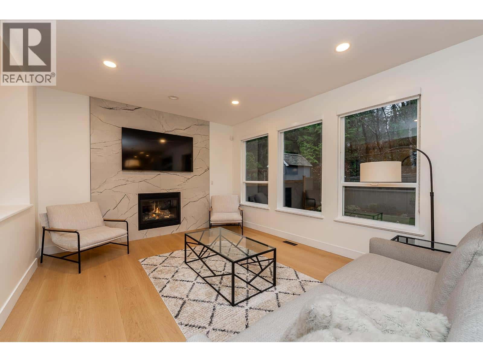 39 HOLLY DRIVE — Port Moody, British Columbia - Photo 5 of 30