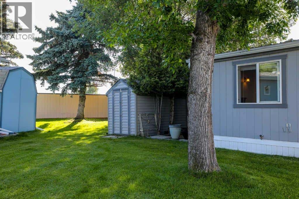 3019 31 Street South — Lethbridge, Alberta - Photo 4 of 33