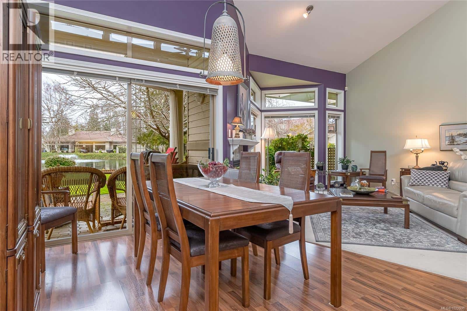 823 Lakes Blvd — Parksville, British Columbia - Photo 4 of 49