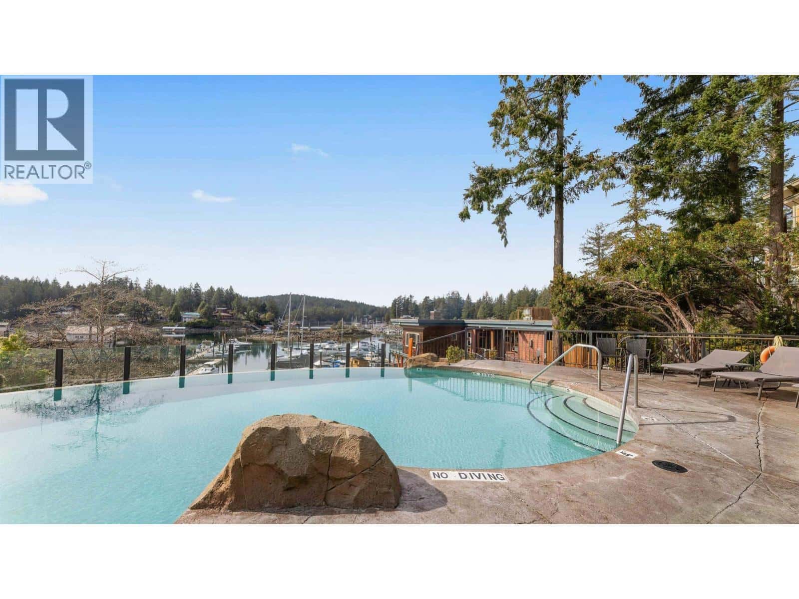 1D 12849 LAGOON ROAD — Madeira Park, British Columbia - Photo 3 of 35