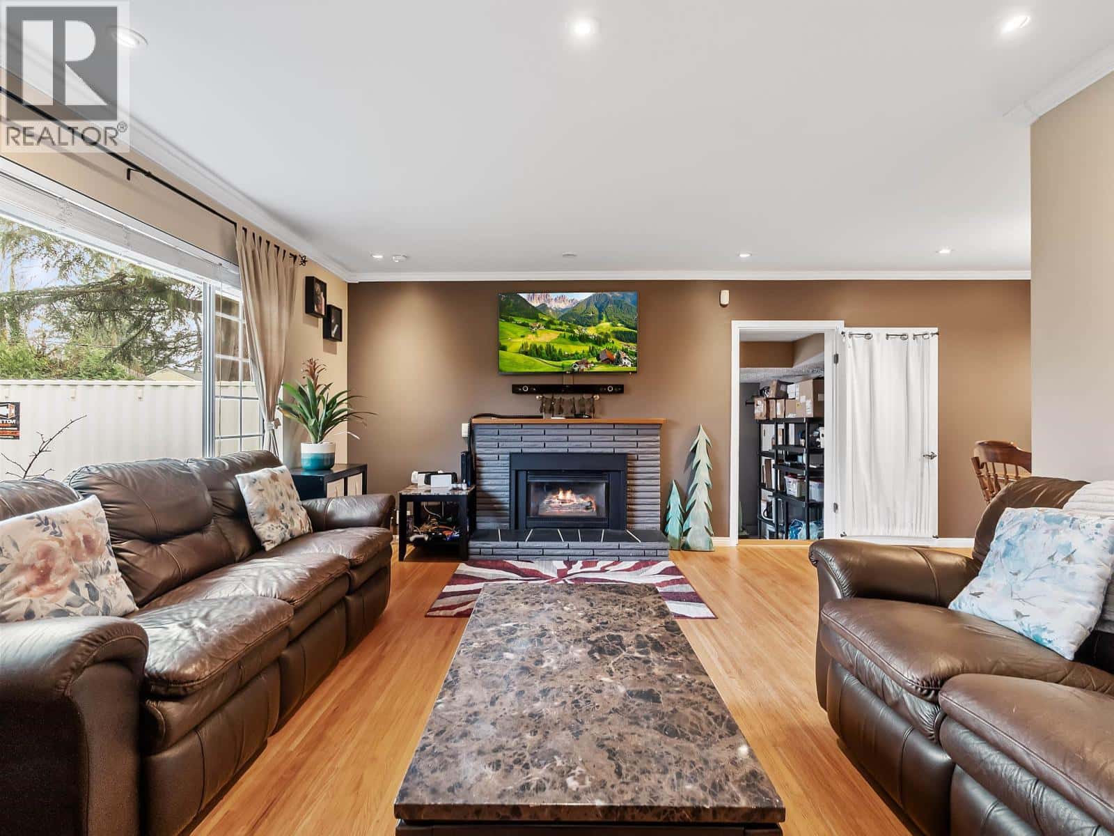 4921 44A AVENUE — Delta, British Columbia - Photo 4 of 37