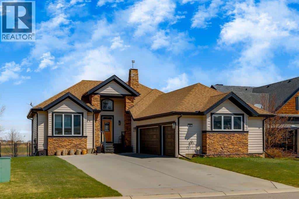 569 Boulder Creek Circle SE — Langdon, Alberta - Photo 2 of 41