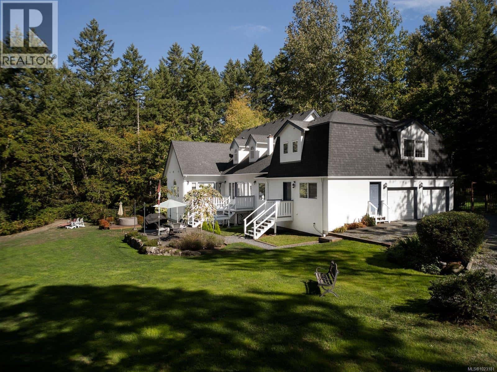 560 Salmon Rd — North Saanich, British Columbia - Photo 5 of 43