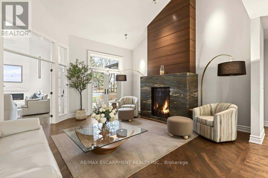 4169 LAKESHORE ROAD — Burlington (Shoreacres), Ontario - Photo 4 of 47