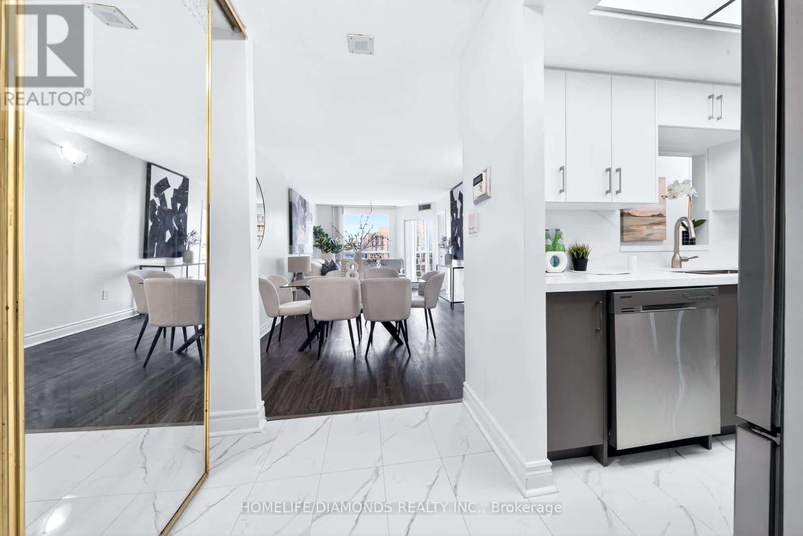 2002 - 5 CONCORDE PLACE — Toronto (Banbury-Don Mills), Ontario - Photo 3 of 46