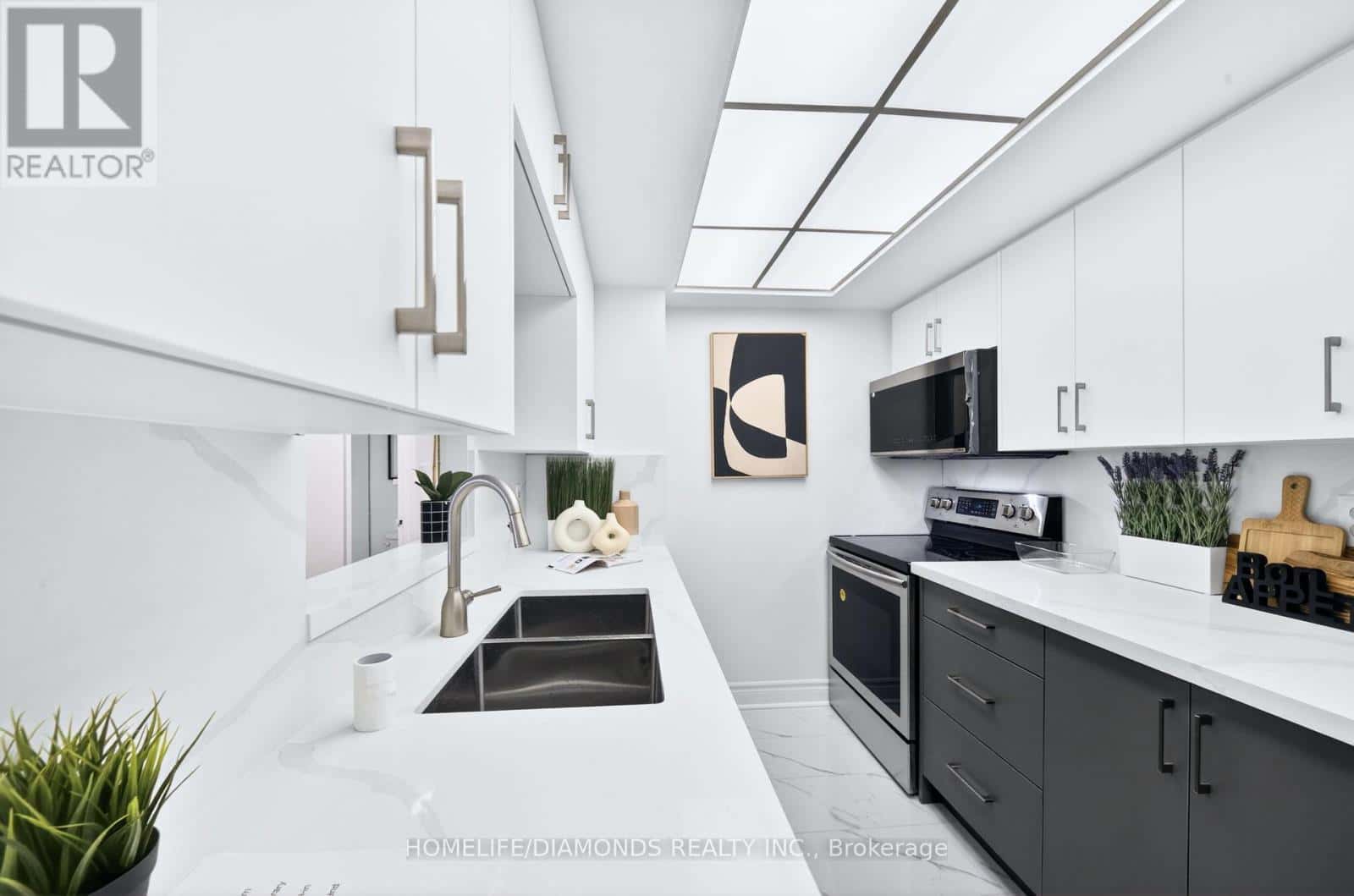 2002 - 5 CONCORDE PLACE — Toronto (Banbury-Don Mills), Ontario - Photo 5 of 46