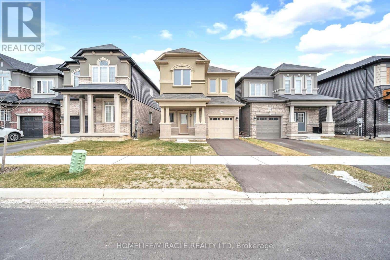 20 TOOKER DRIVE — Brantford, Ontario - Photo 2 of 11