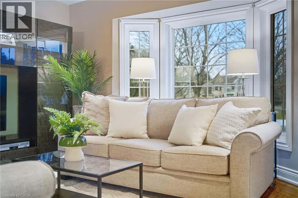 9 CORNELIA Court — Millgrove, Ontario - Photo 5 of 49