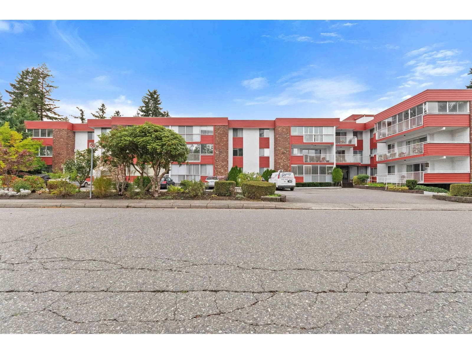 211 32025 TIMS AVENUE — Abbotsford, British Columbia - Main photo