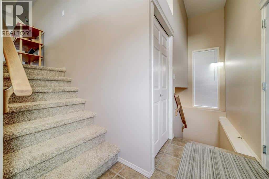 425 Edinburgh Road W — Lethbridge, Alberta - Photo 5 of 48