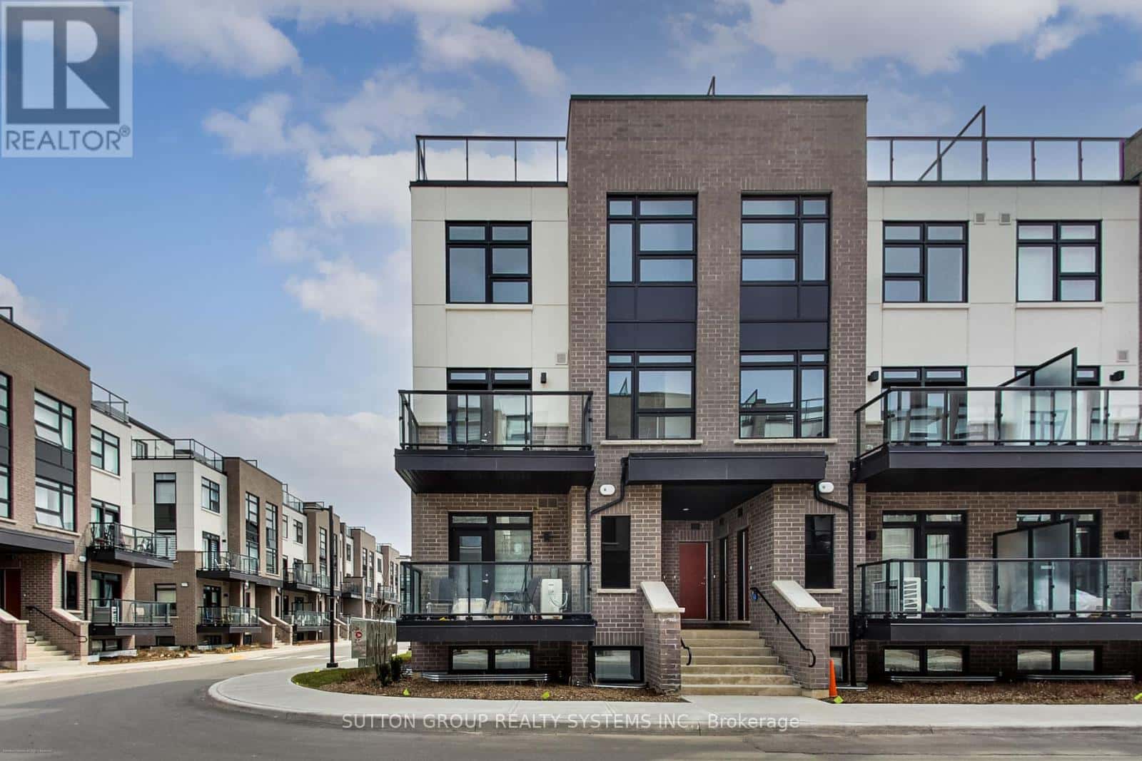 102 - 1593 ROSE WAY — Milton (CB Cobban), Ontario - Photo 2 of 15