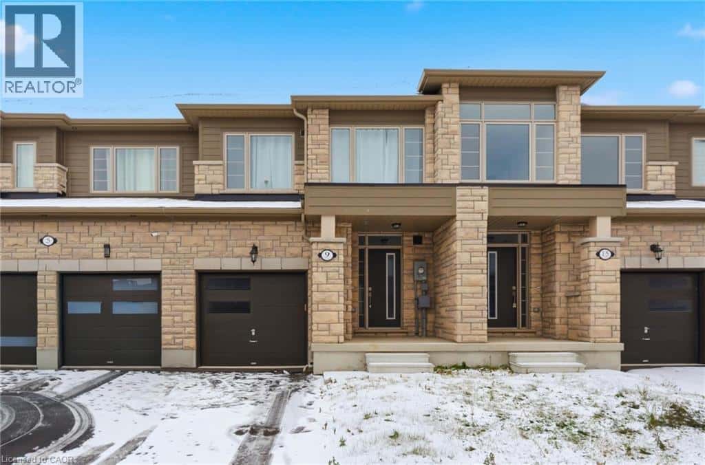 9 ADMIRAL Road — Welland, Ontario - Photo 3 of 40