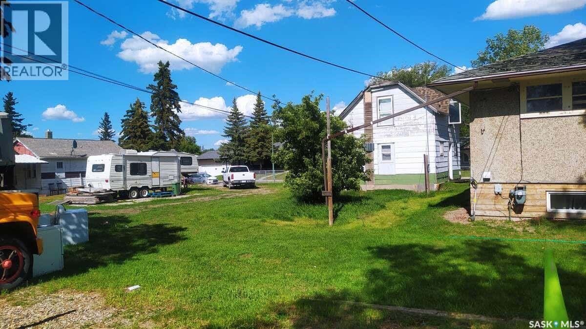 460 McIntyre STREET — Regina, Saskatchewan - Photo 5 of 7