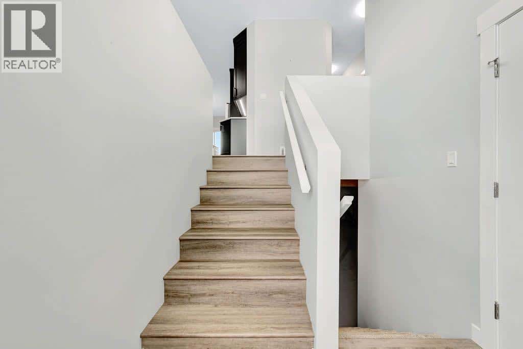 5512 14 Street — Lloydminster, Alberta - Photo 4 of 36