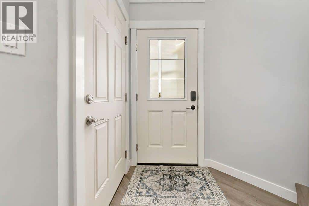 5512 14 Street — Lloydminster, Alberta - Photo 5 of 36