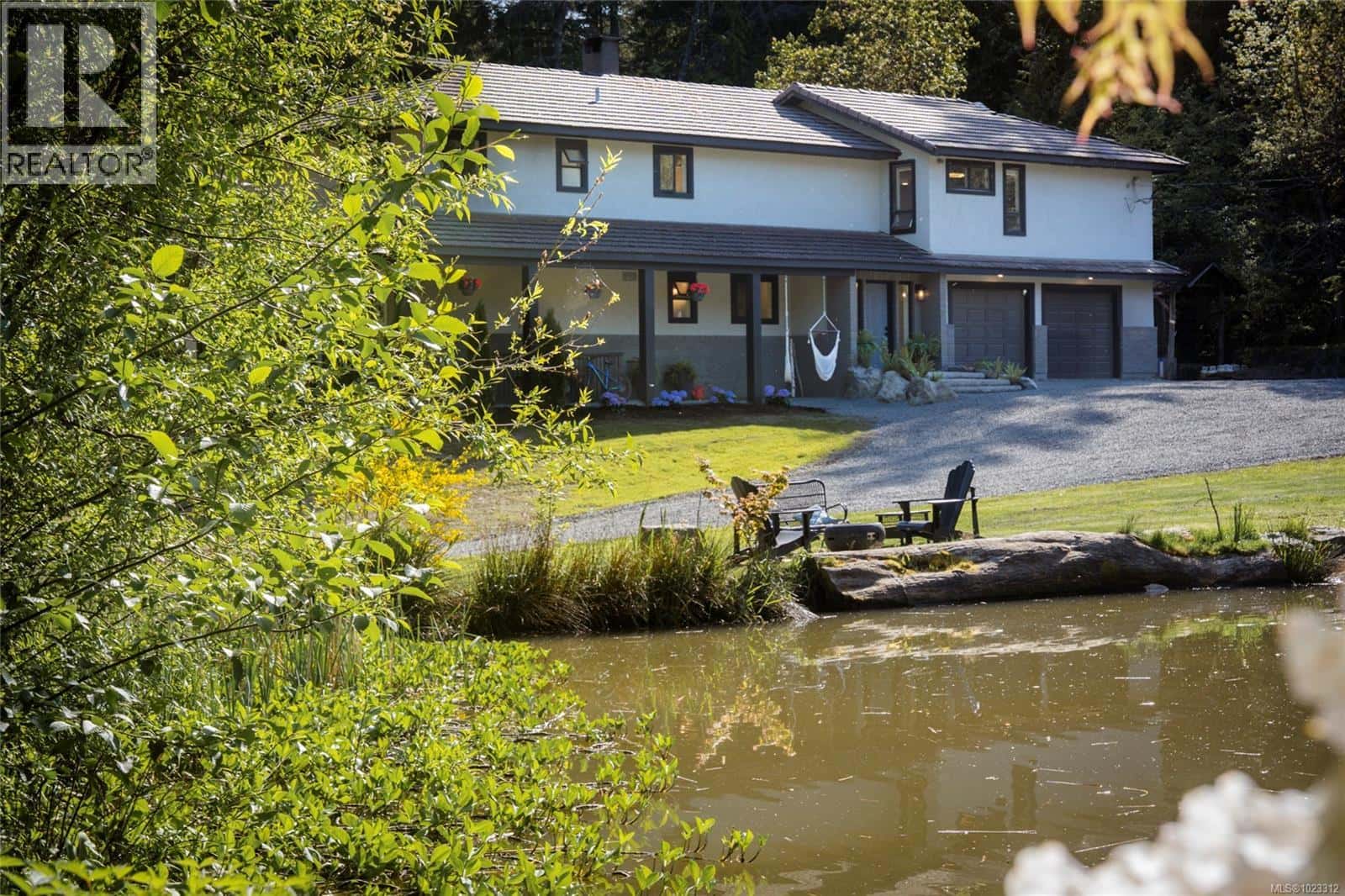 6866 Doumont Rd — Nanaimo, British Columbia - Photo 3 of 41