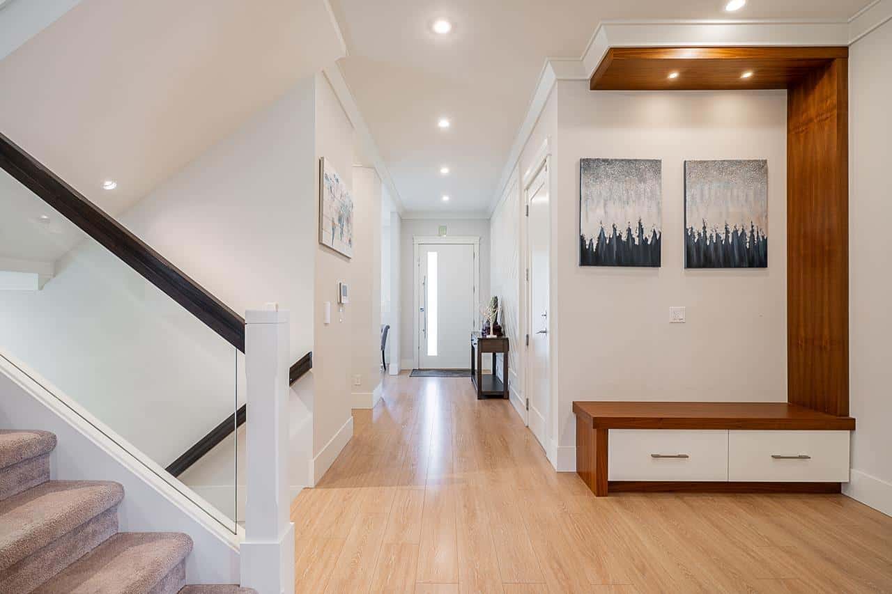 15699 77B AVENUE — Surrey, British Columbia - Photo 5 of 37