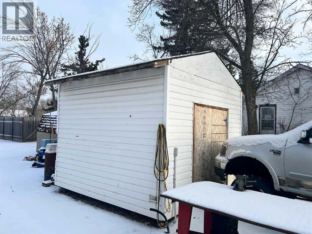 1012 455 Township — Duhamel, Alberta - Photo 3 of 11