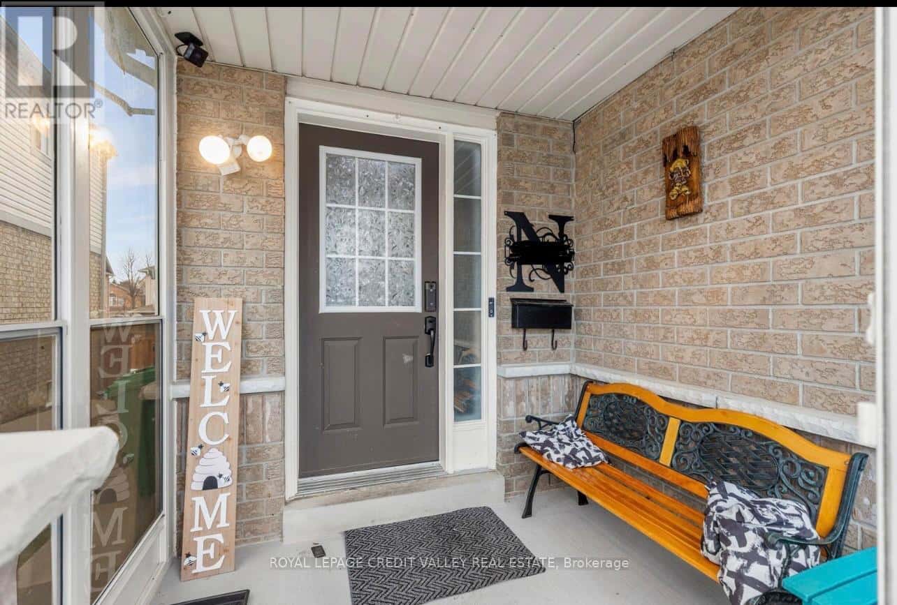 84 WHITEFACE CRESCENT — Brampton (Fletcher's Meadow), Ontario - Photo 3 of 34