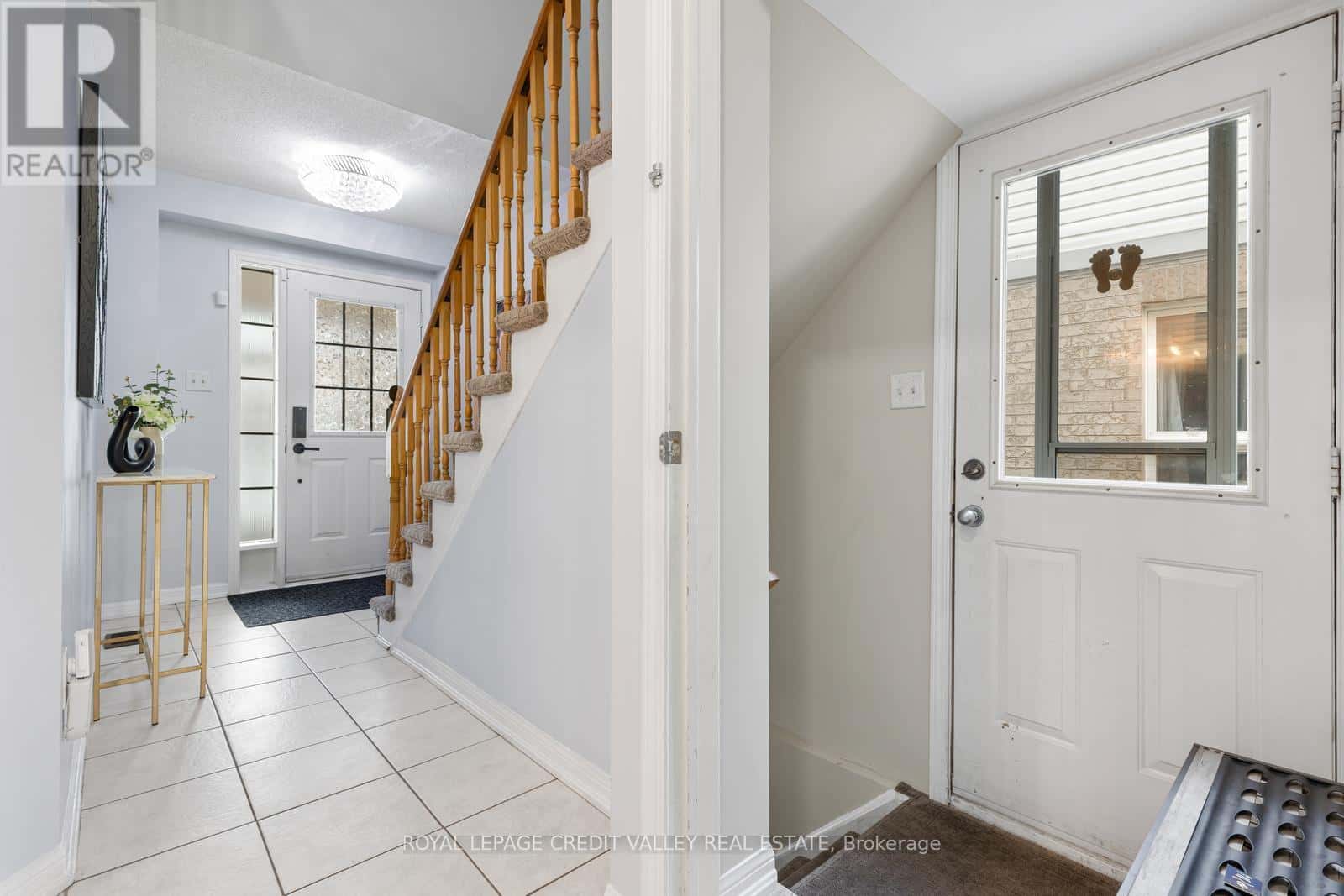 84 WHITEFACE CRESCENT — Brampton (Fletcher's Meadow), Ontario - Photo 5 of 34