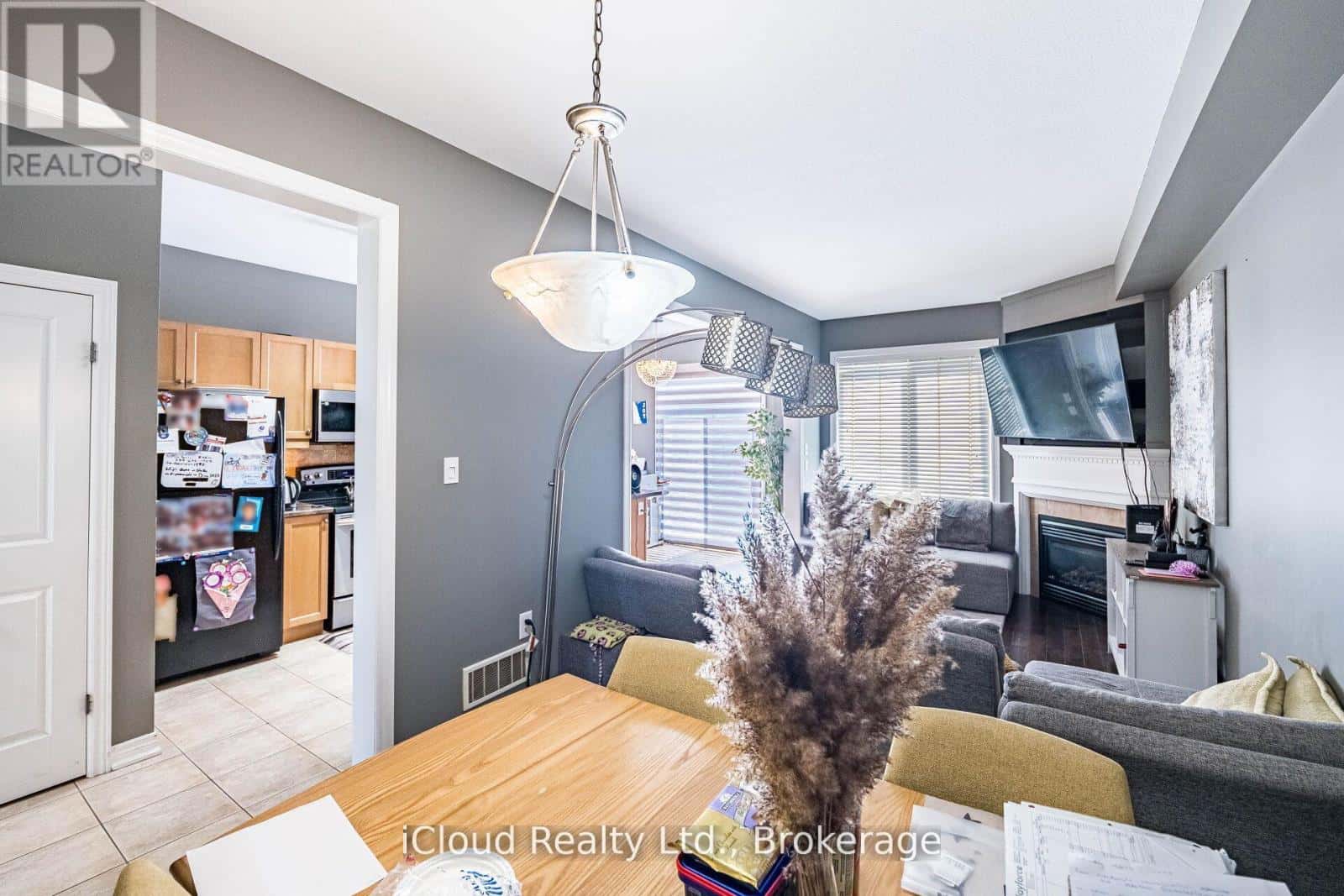 20 - 45 SEABREEZE CRESCENT — Hamilton (Stoney Creek), Ontario - Photo 5 of 12