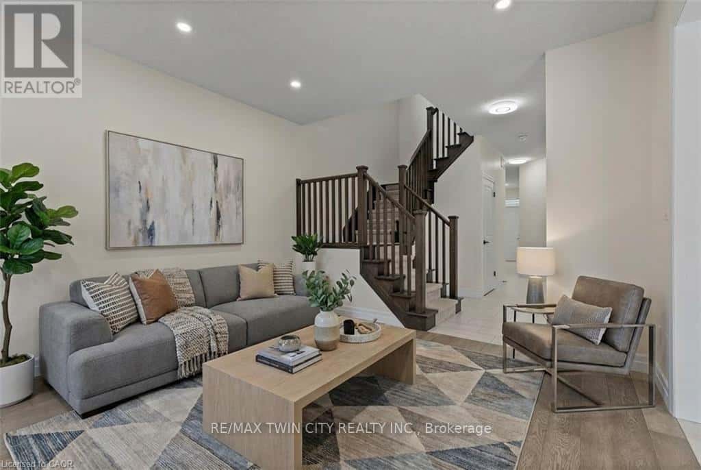 352 CHOKECHERRY CRESCENT — Waterloo, Ontario - Photo 2 of 15