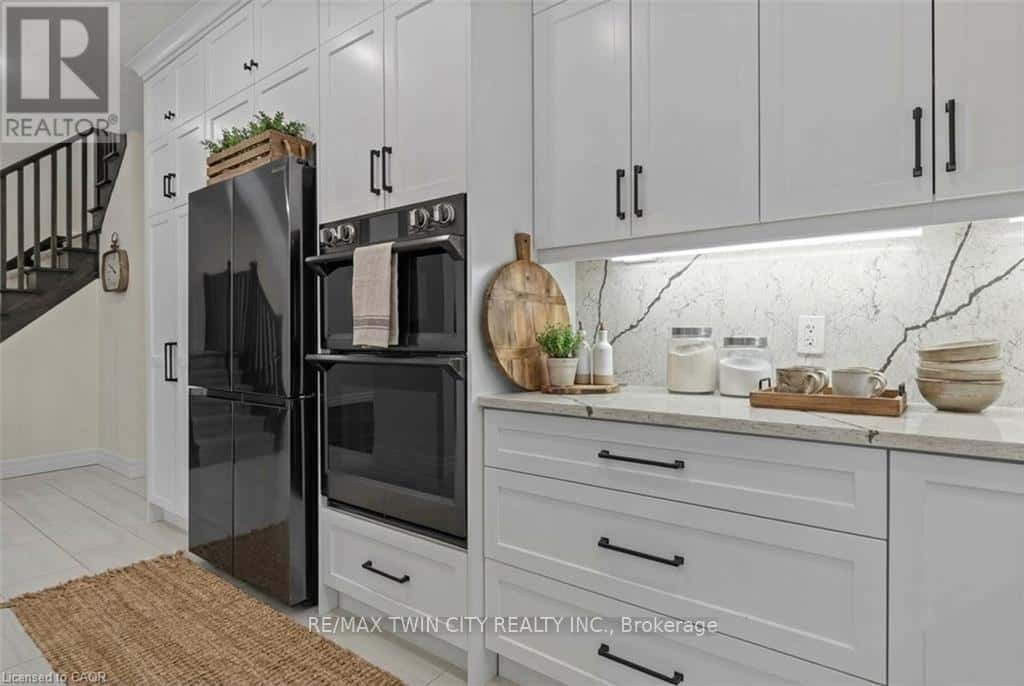 352 CHOKECHERRY CRESCENT — Waterloo, Ontario - Photo 4 of 15