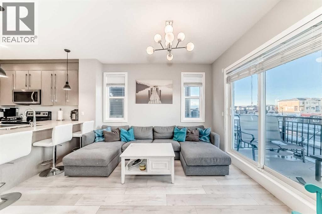 6421 128 Avenue NE — Calgary, Alberta - Main photo