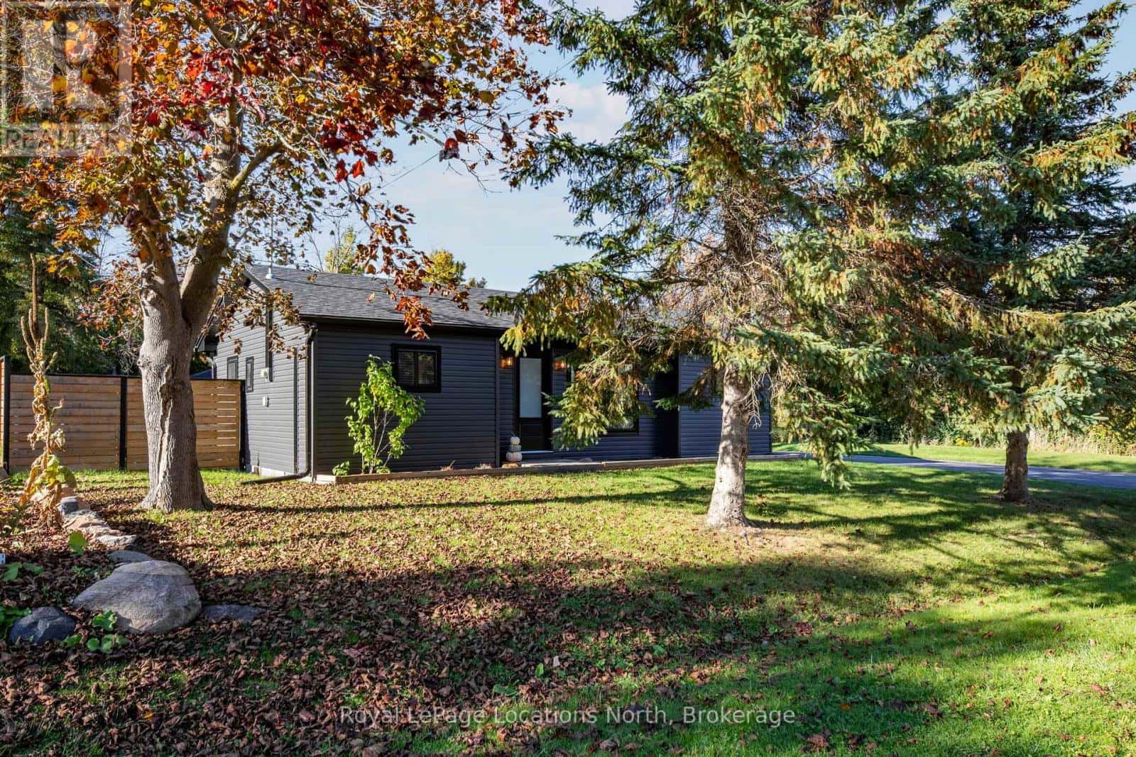 19 DELL PARR AVENUE — Collingwood, Ontario - Photo 2 of 42